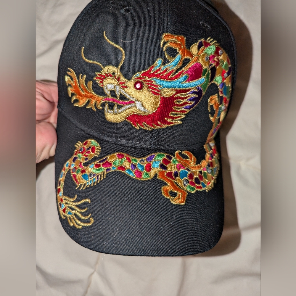 Embroidered Dragon Black Cap - Picture 4 of 6